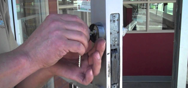 commercial door lock repair Kerman